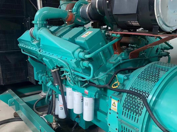 武汉更换100kW柴油发电机组机油时，需要注意哪些事项？